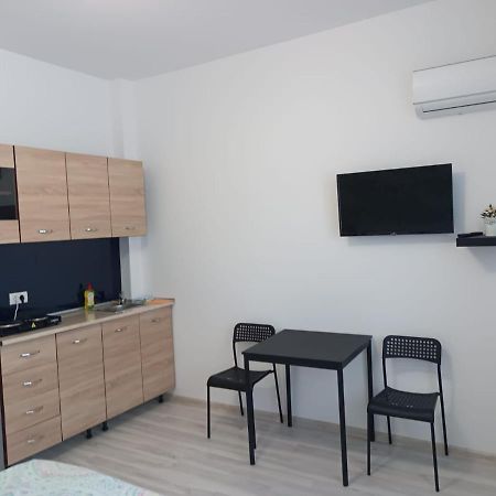 Central Comforts Apartments Bucharest Exterior photo